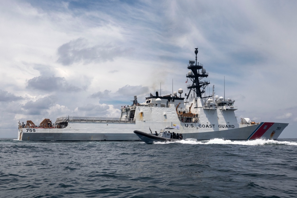 USCGC Munro and Royal Brunei Navy Conduct At Sea Engagement for CARAT Brunei 2023