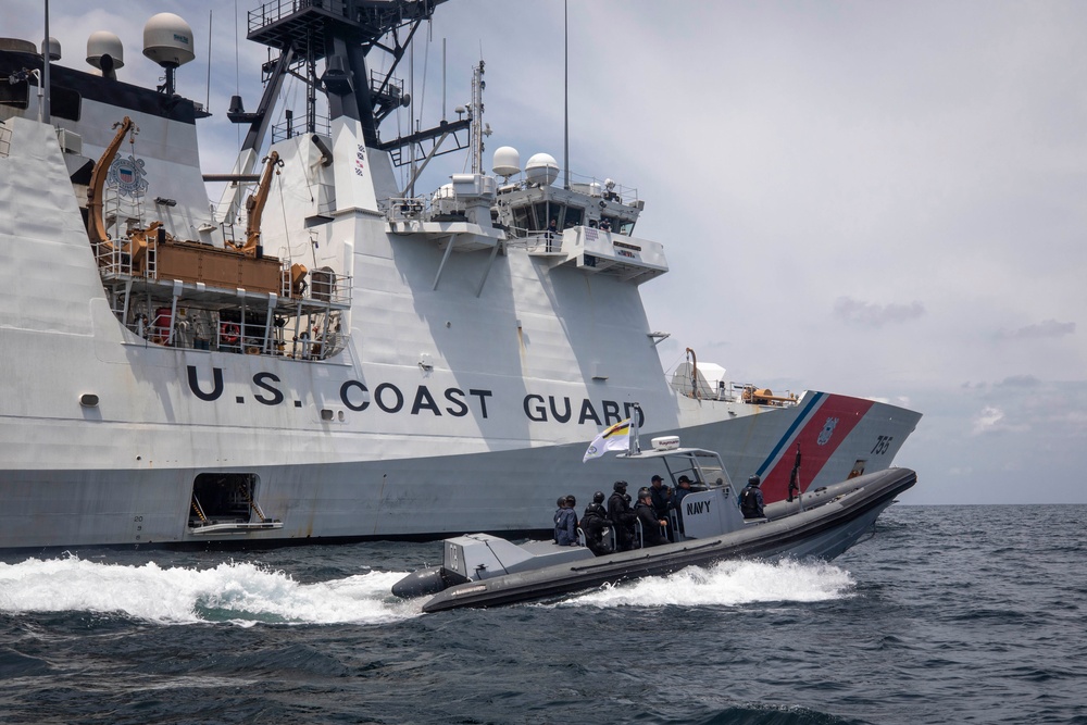 USCGC Munro and Royal Brunei Navy Conduct At Sea Engagement for CARAT Brunei 2023