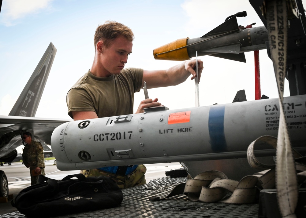 Dvids - Images - William Tell F-22 Weapons Load Competition [image 2 Of 5]