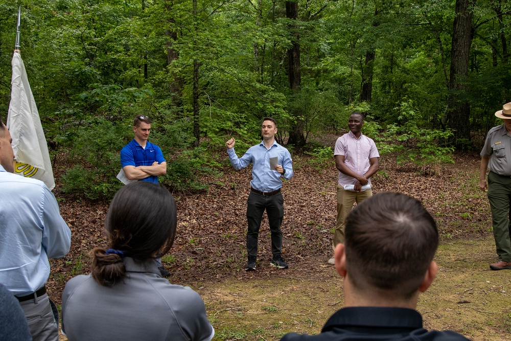 ILLINOIS ARMY NATIONAL GUARD OFFICER CANDIDATES TRAVEL BACK IN TIME TO BATTLE OF SHILOH FOR STAFF RIDE