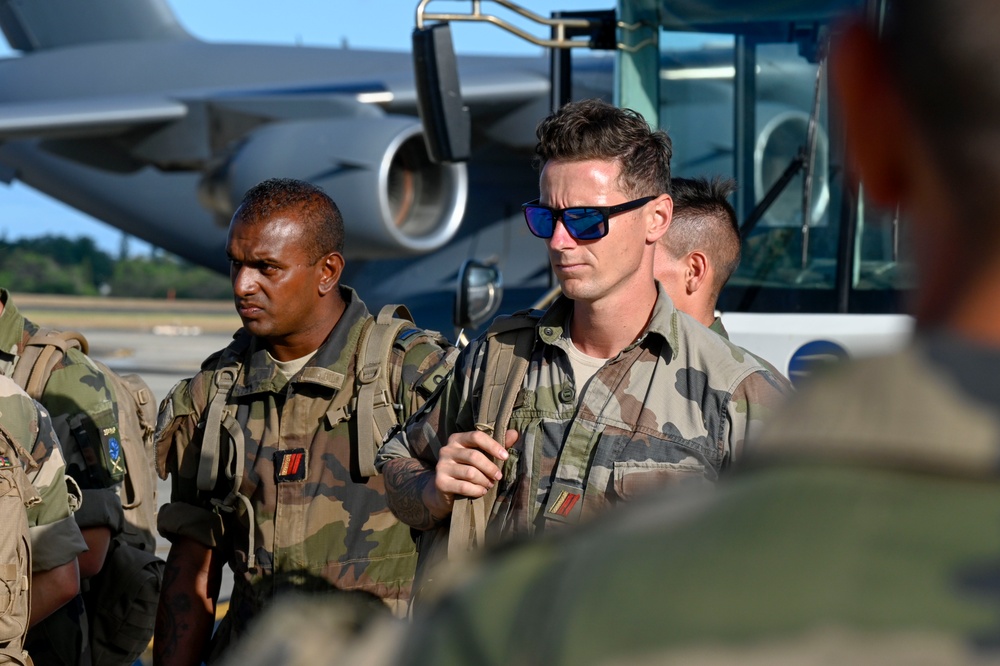 U.S. Marines and French soldiers on Hawaii flight line