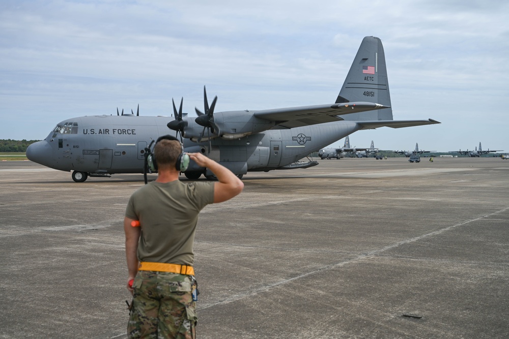 314 AW Airmen conduct C-130 maintenance