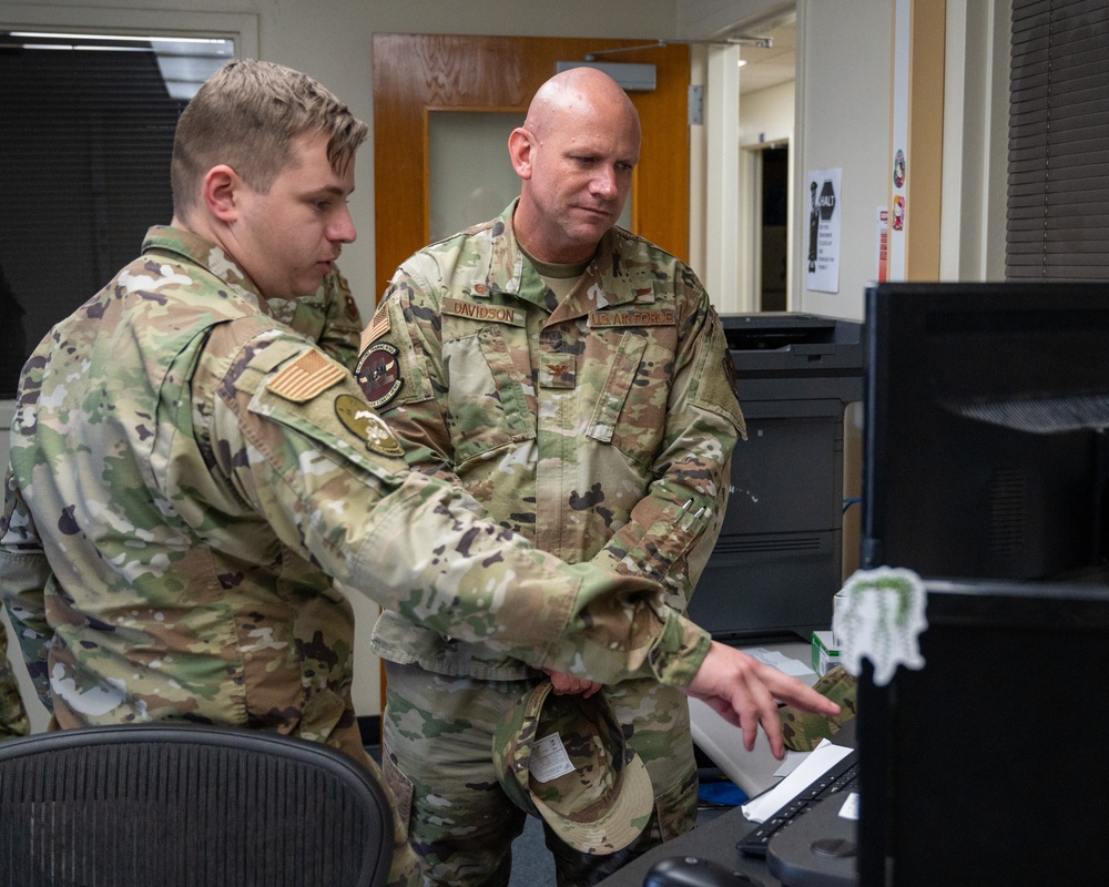 DVIDS - Images - Laughlin commander visits 47th Communications Squadron ...