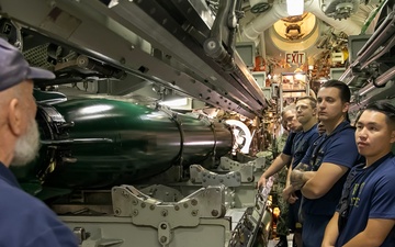 Chief Selectees tour USS Blueback (SS-581)