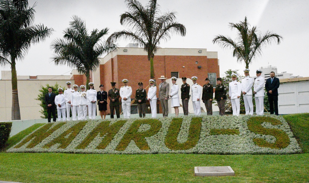 NAMRU SOUTH Hosts Gen. Richardson for Tour of Research Facilities