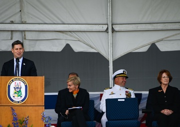 USS Marinette Commissions the Wright Way