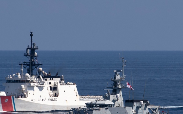 USCGC Munro Conducts DIVTACS with HMS Spey