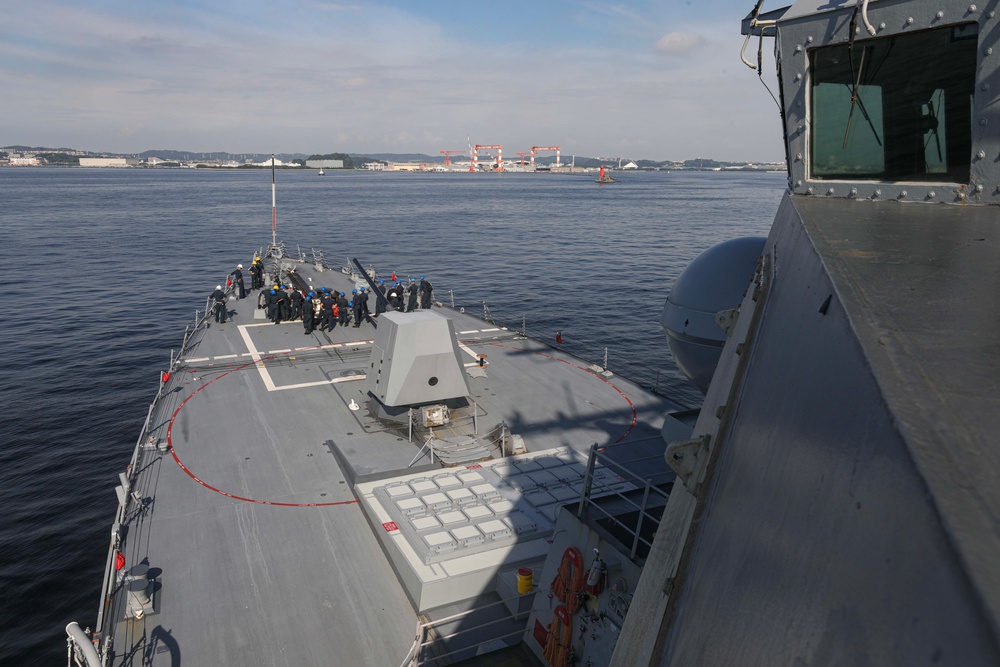 USS Dewey (DDG105) Conducts Sea-and Anchor Detail