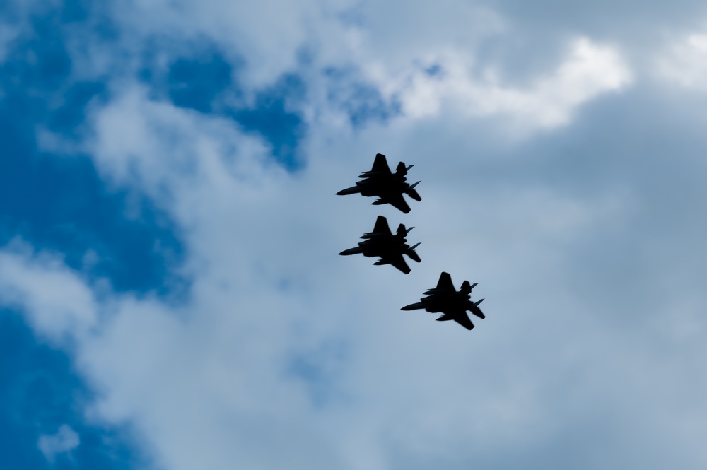 125th FW performs flyover at Jags game