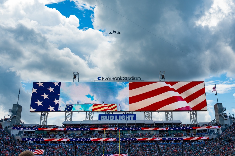 DVIDS - Images - 125th FW performs flyover at Jags game [Image 3 of 3]