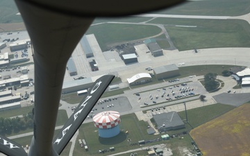 Flyover at the Field of Dreams > 185th Air Refueling Wing > Article Display