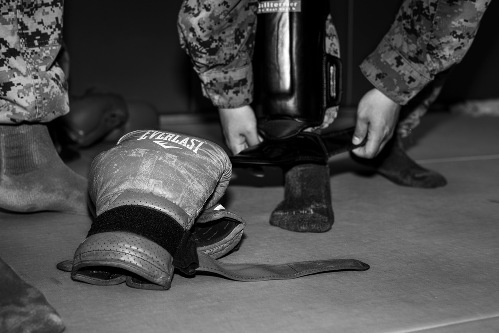 Marines with III MEF spar during MAIC