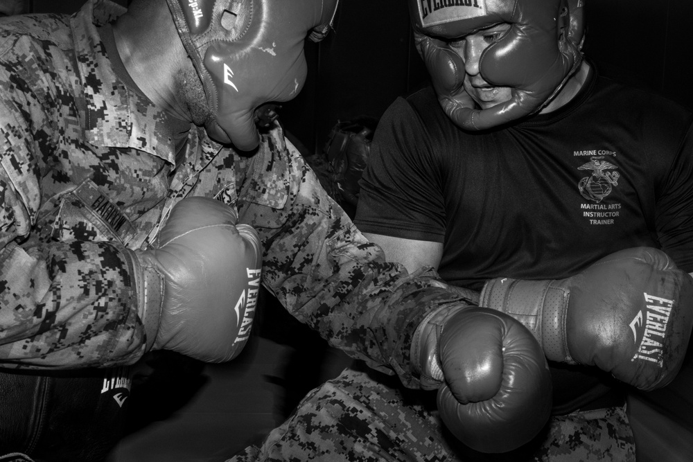 Marines with III MEF spar during MAIC