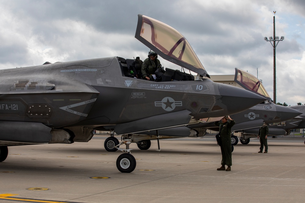 Green Knights and Bats roll with refuel with 35th Logistics Readiness Squadron