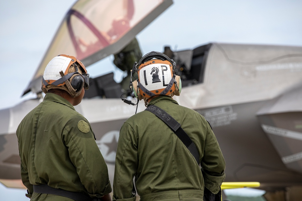 Green Knights and Bats roll with refuel with 35th Logistics Readiness Squadron