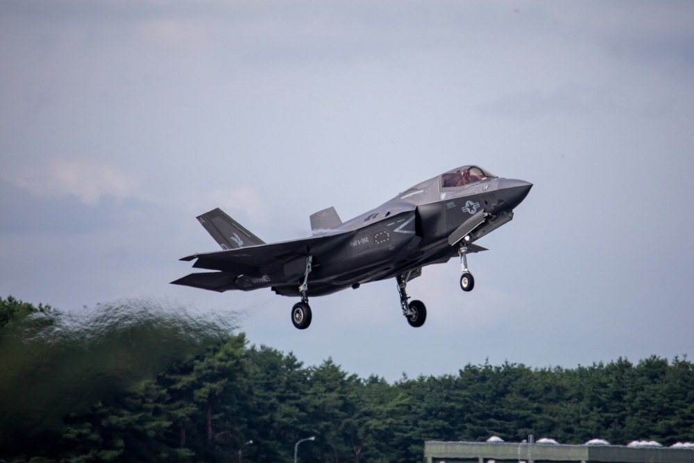 Green Knights and Bats roll with refuel with 35th Logistics Readiness Squadron