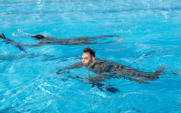 Soldiers Conduct Water Survival Training