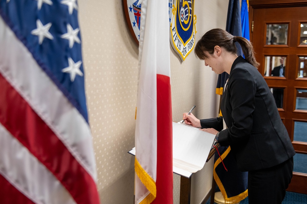 Parliamentary Vice Minister of Defense visits Yokota