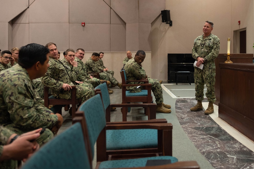 Force Master Chief Sharpe Speaks with Naples Seabees