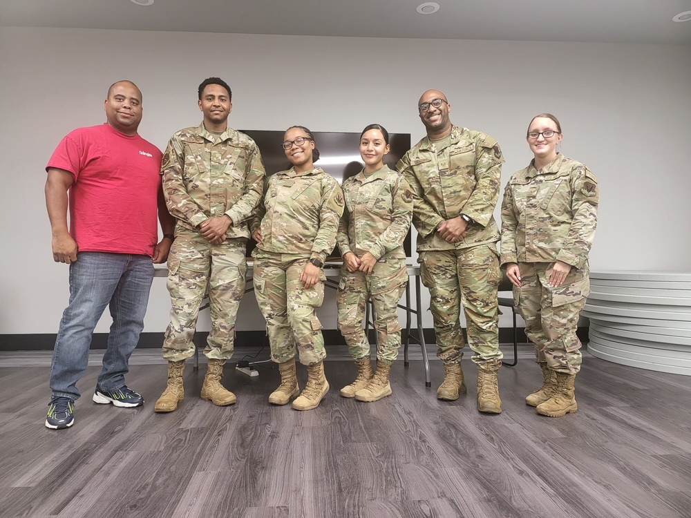 Airmen search for financial peace
