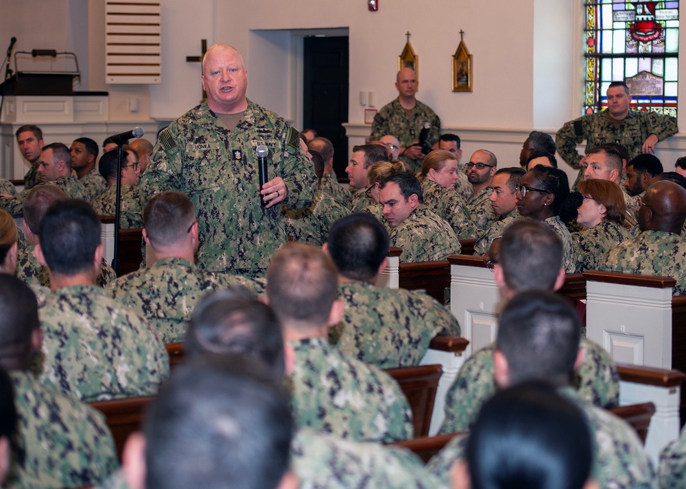 MCPON Honea visits Sailors at Fort George G. Meade
