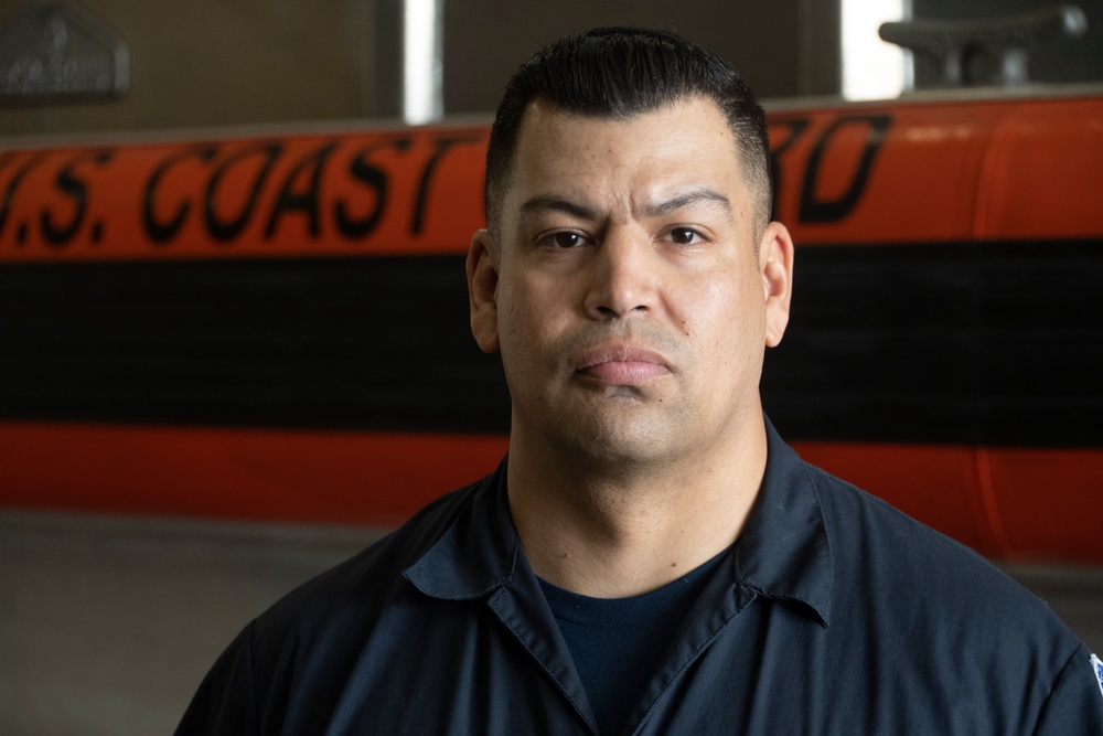 Petty Officer 1st Class Salvador Macias of Maritime Safety and Security Team Los Angeles/Long Beach receives the DSF Award for Outstanding Mission Support