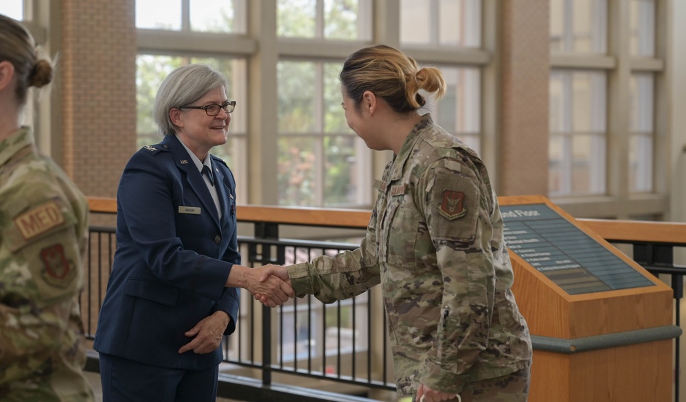 908th Aeromedical Staging Squadron Welcomes New Commander