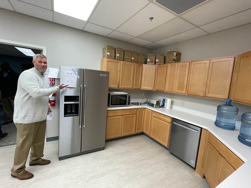 Fairbanks Veteran Center hosts Ribbon Cutting Ceremony