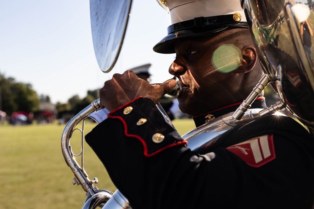 2d Marine Division Band Performs for Jacksonville High School