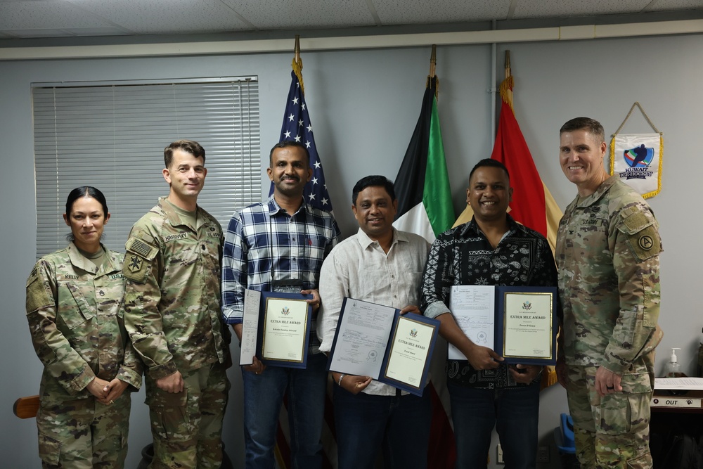 Extra Mile Award for Kuwait Customs Team, September 2023