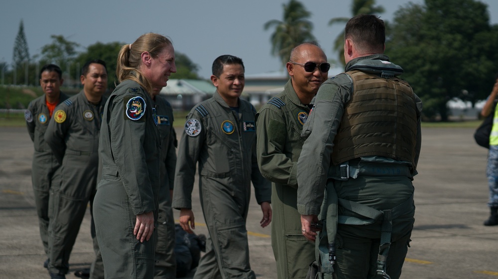 F-16s Arrive to Cope Taufan 23