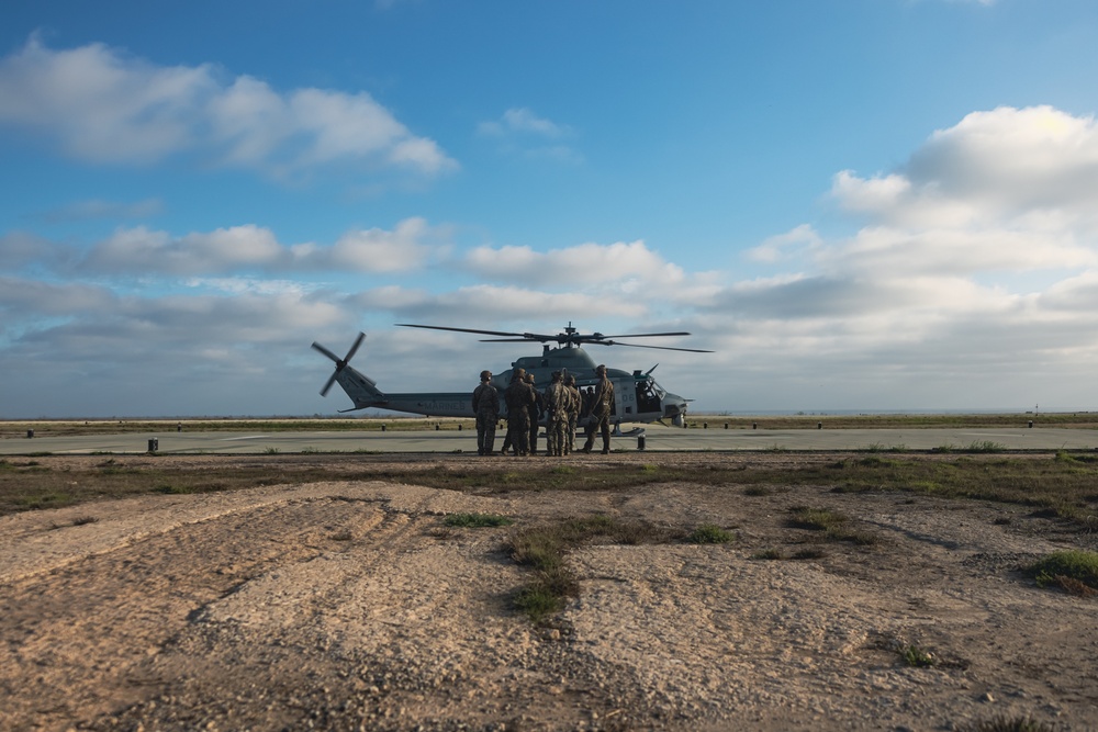 1st ANGLICO Marines Conduct Helicopter Fast Rope Training