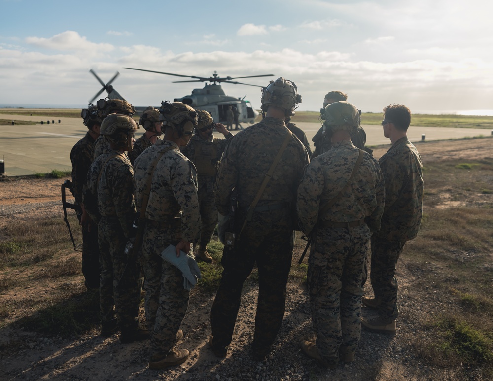 1st ANGLICO Marines Conduct Helicopter Fast Rope Training