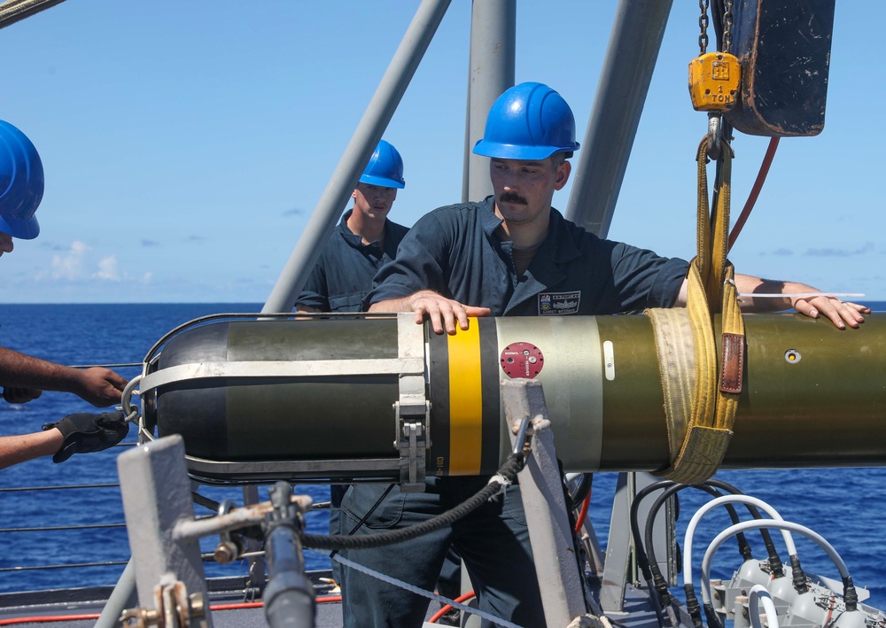 USS Dewey (DDG 105) Conducts Torpedo Upload