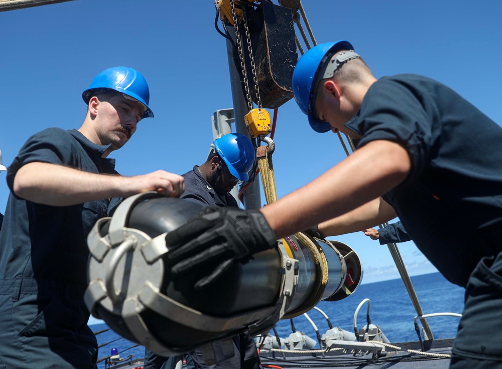 USS Dewey (DDG 105) Conducts Torpedo Upload