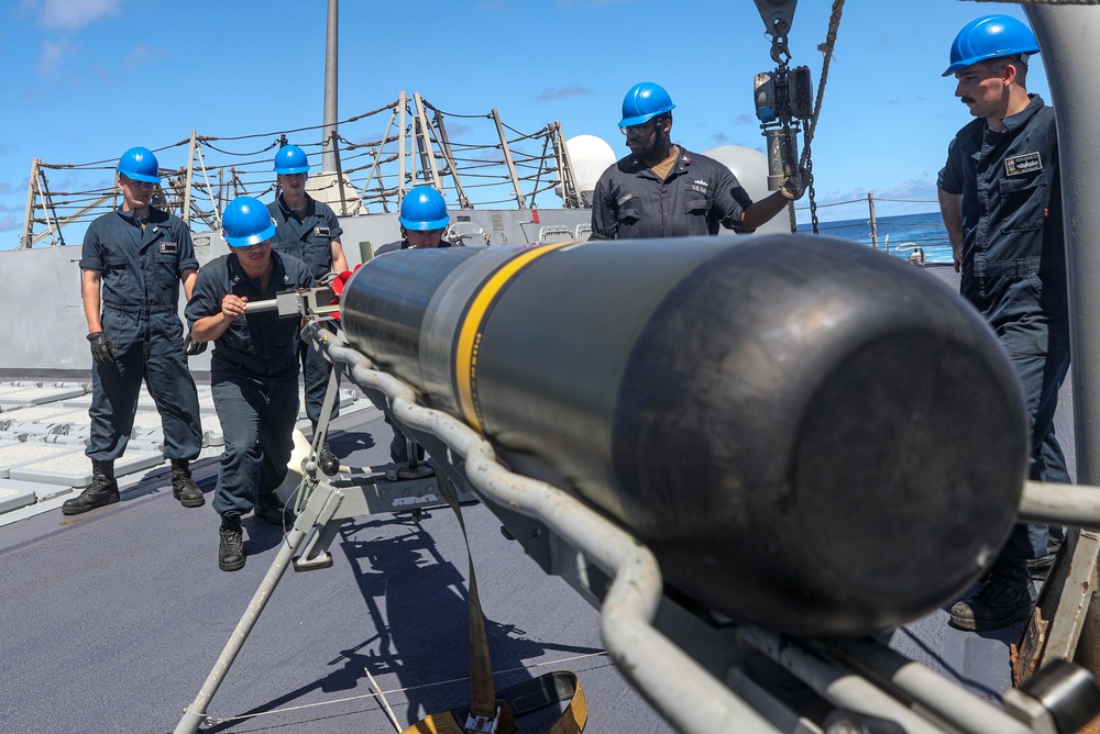 USS Dewey (DDG 105) Conducts Torpedo Upload