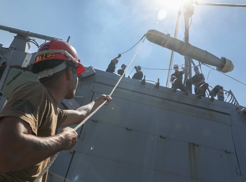 USS Dewey (DDG 105) Conducts Torpedo Upload