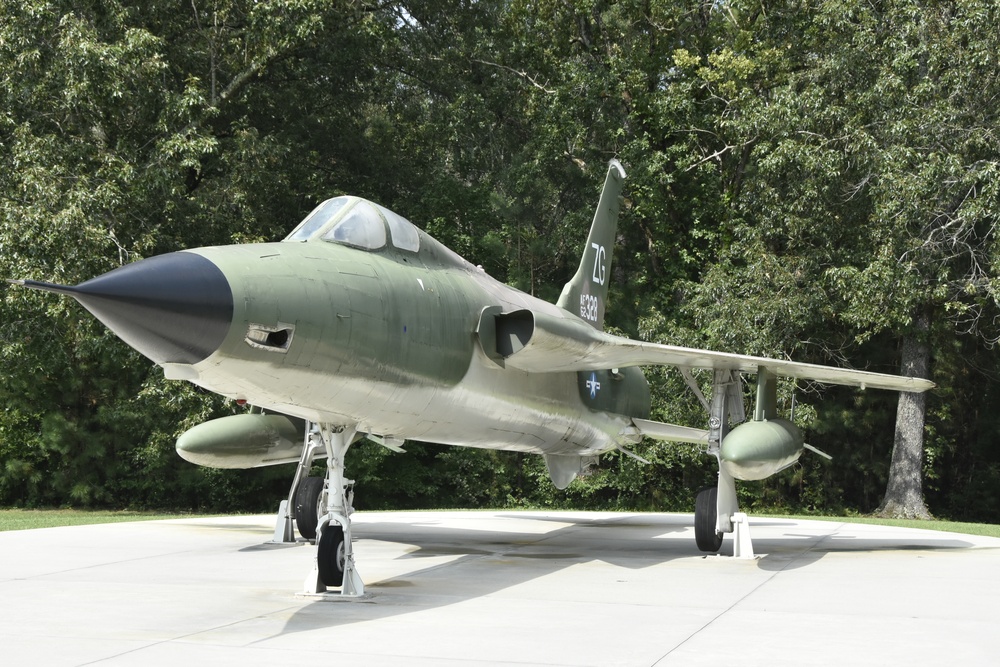 F-105 Thunderchief display at Arnold AFB honors Bond