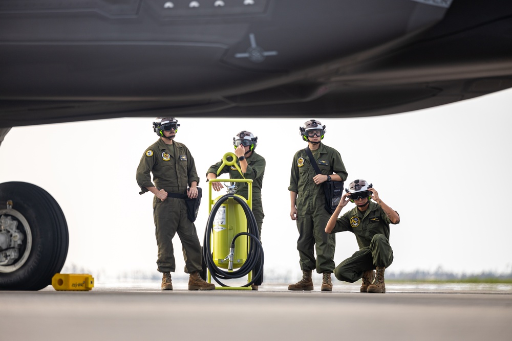 Marine Fighter Attack Squadron (VMFA) 542 flight line operations