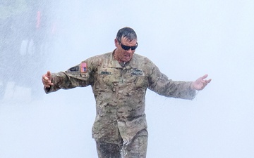ILLINOIS ARMY NATIONAL GUARD AVIATOR COMPLETES 31 YEAR CAREER WITH FINAL FLIGHT