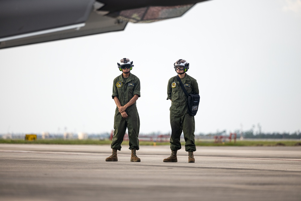 Marine Fighter Attack Squadron (VMFA) 542 flight line operations