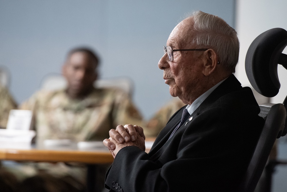 Berlin Airlift veteran visits with ALS Students