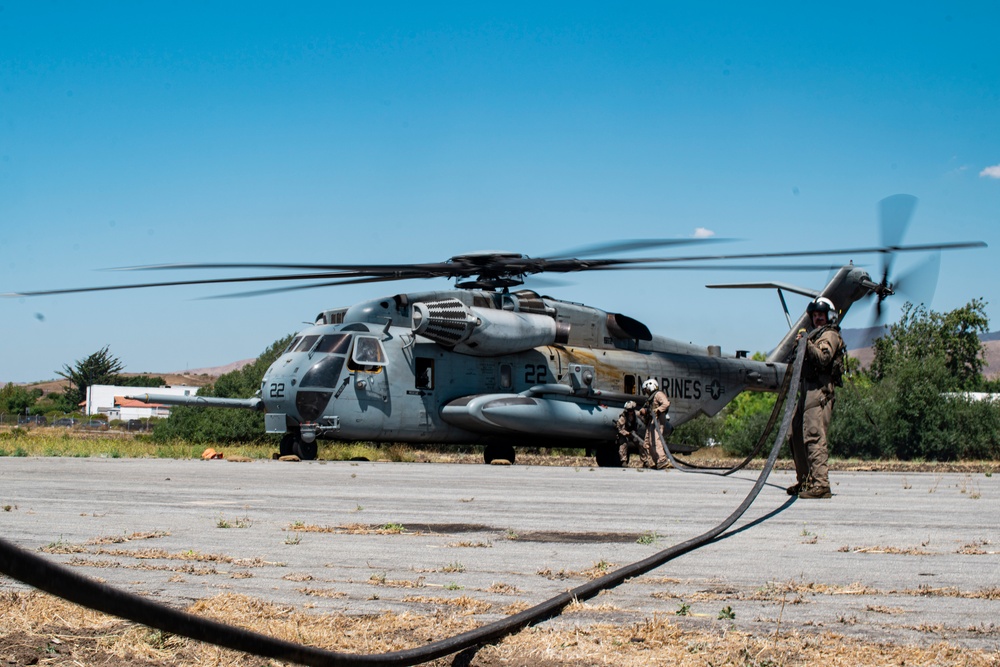 15th MEU Establishes Forward Refueling Point During RUT