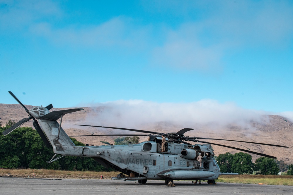15th MEU Establishes Forward Refueling Point During RUT