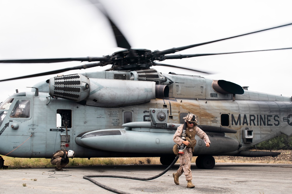 15th MEU Establishes Forward Refueling Point During RUT