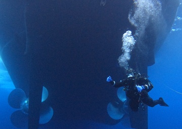 MDSU-1 Dives the Arctic with U.S. Coast Guard