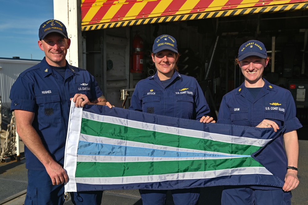 Vice Commandant of the Coast Guard awards US Coast Guard Cutter Forward with Meritorious Unit Commendation Ribbon