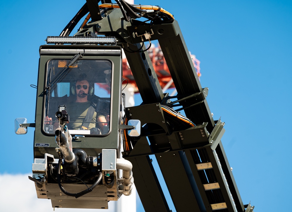 435th CRSS hosts Lithuanian de-icing simulator familiarization