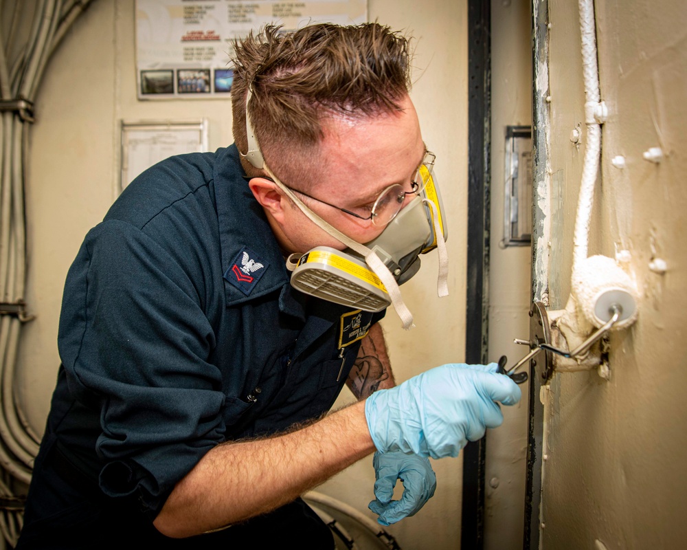 Sailor Paints Bulkhead