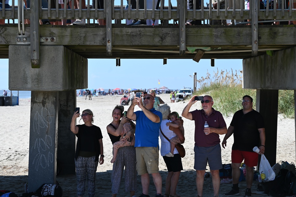 F-22 Raptor Demo Team perform practice demo over Tybee Island Beach